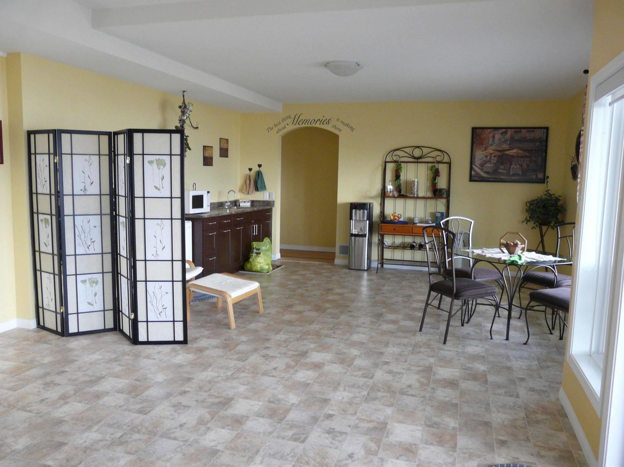 Heartstone B&B Peachland Extérieur photo